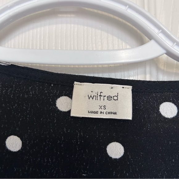 Wilfred Aritzia Peasant Black Polka Dot peplum blouse with pearl buttons size XS - Picture 9 of 9
